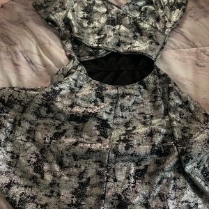 Dress with cross back